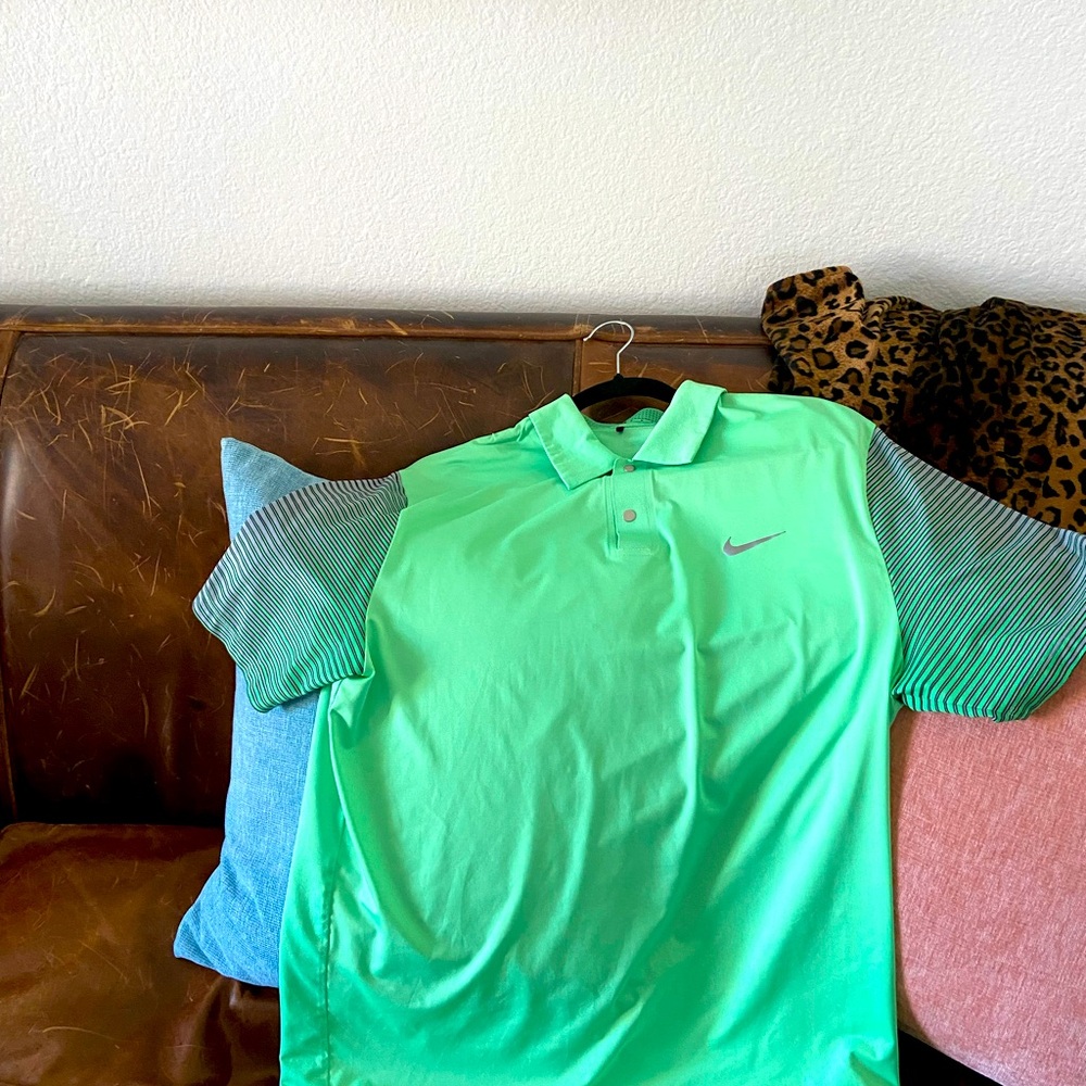 Tiger Woods Collection NIKE Polo Shirt- Men’s Sz Medium- Excellent Condition